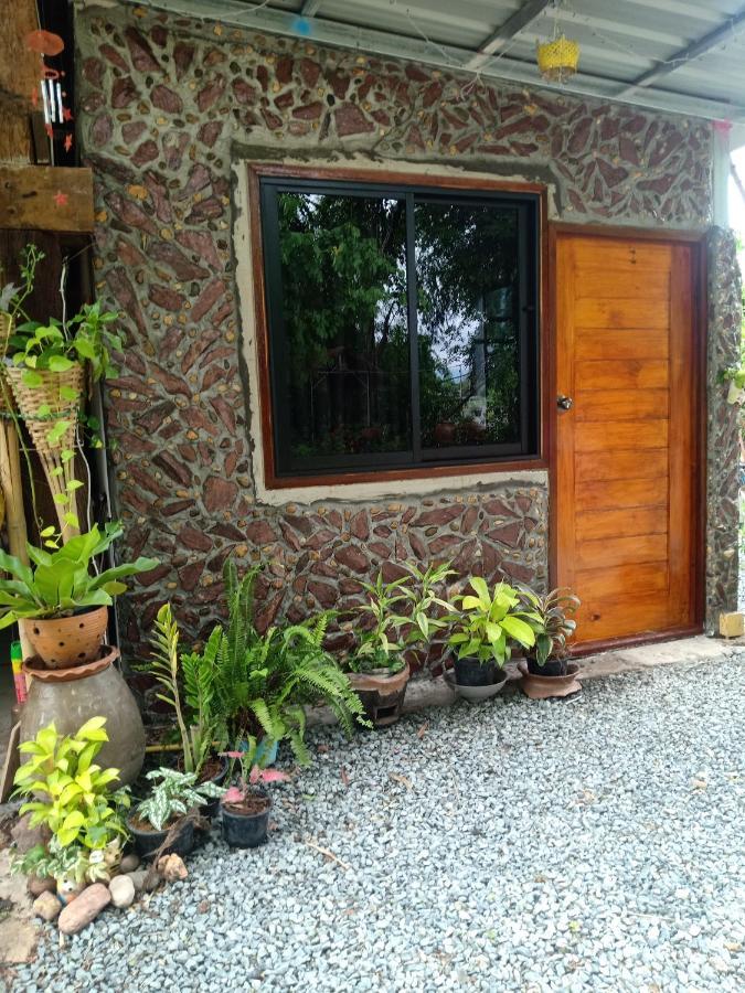 เฮือนน้ำน่าน House By The River Nan Uttaradit Exterior photo