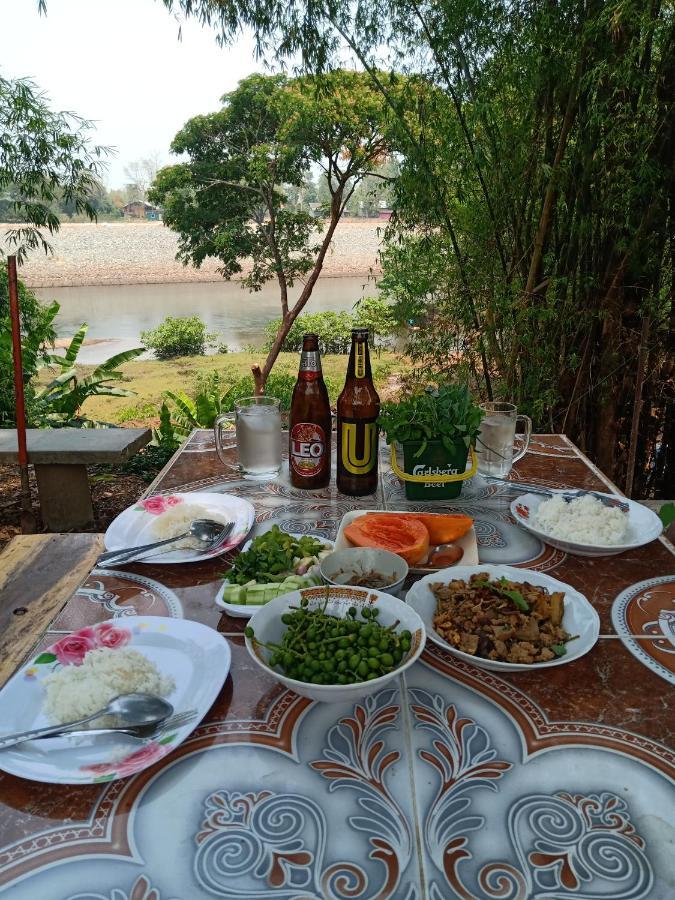 เฮือนน้ำน่าน House By The River Nan Uttaradit Exterior photo