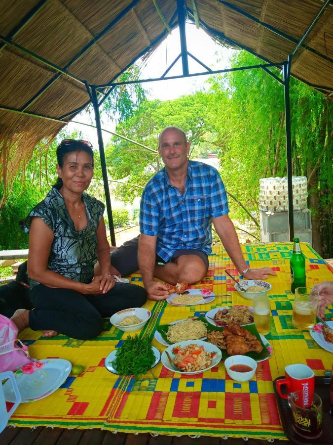 เฮือนน้ำน่าน House By The River Nan Uttaradit Exterior photo